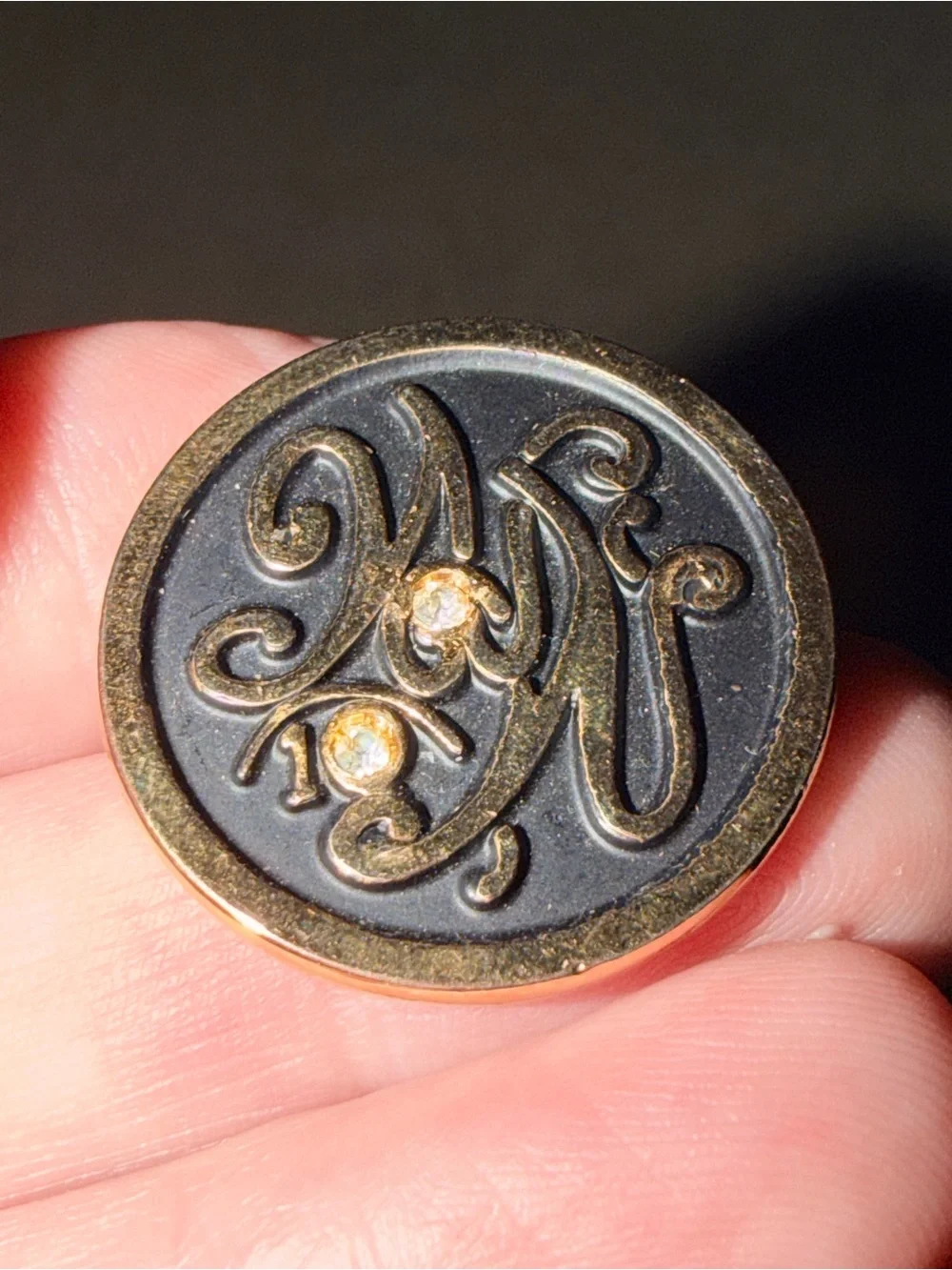 Weight Watchers WW 10lbs Gold and Black Enamel Monogram Pin